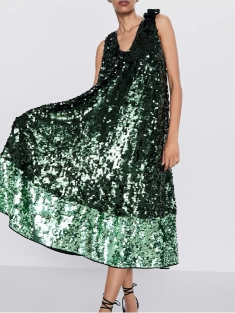 Zara NWOT Green Full Sequin V-neck A-line Midi Size XS-S wedding prom fancy